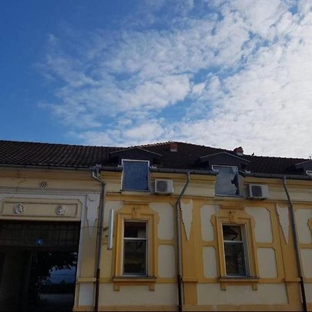 Viktorija Nova Hotel Kanjiža Екстериор снимка