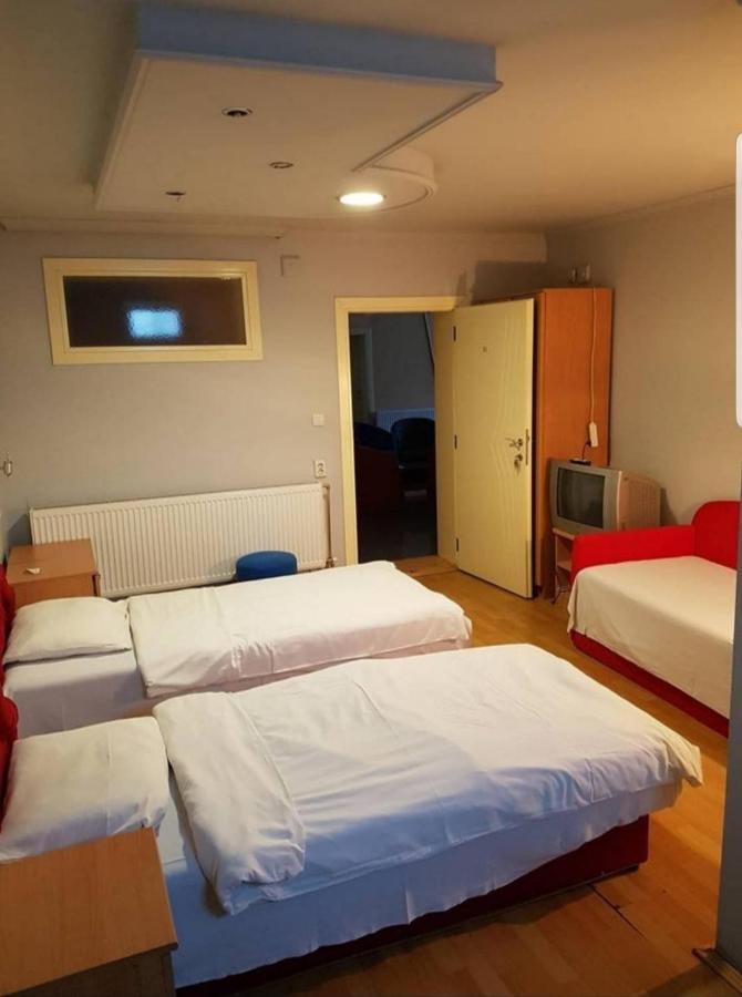 Viktorija Nova Hotel Kanjiža Екстериор снимка